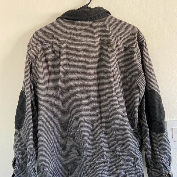 Stripped button down👻 - Picture 2 of 4